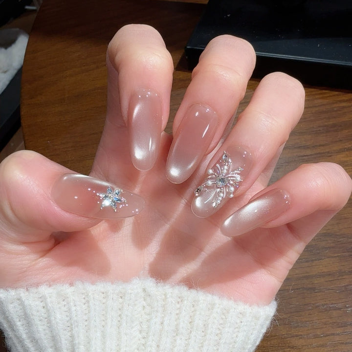 Elegante Nagelkunst Karnz