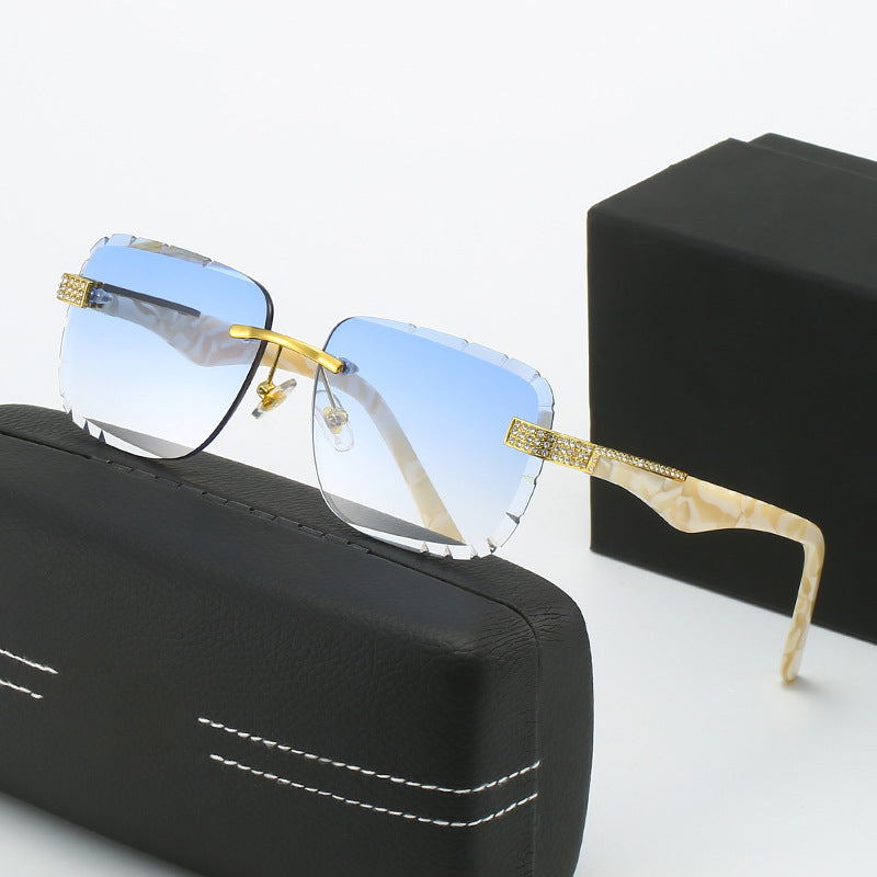 Damen Modische Sichtbrille mit luxuriösen Akzenten Karnz