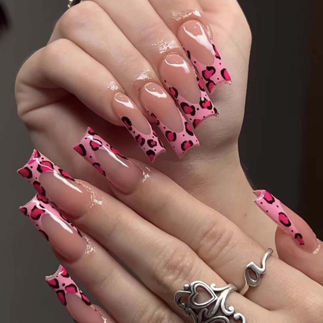 Glamouröse Nagelverlängerungen Karnz