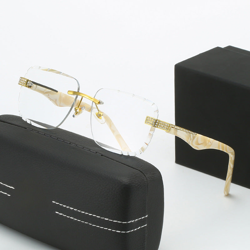Damen Modische Sichtbrille mit luxuriösen Akzenten Karnz