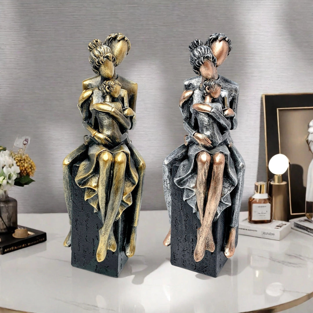 Elegante Skulptur eines romantischen Paares Karnz