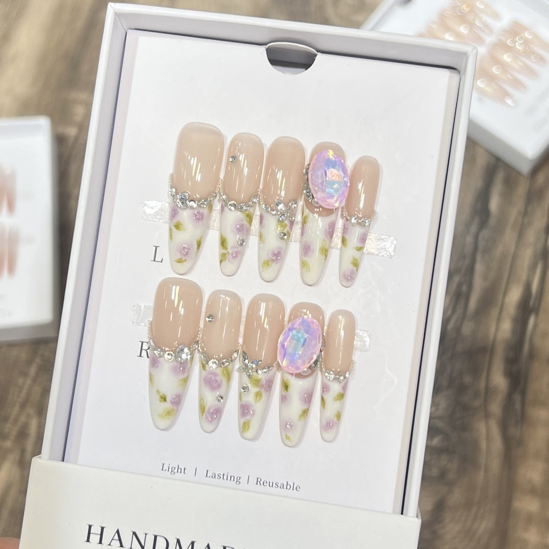 Dekorativer Floral Stiletto Press-On Nail Set Karnz