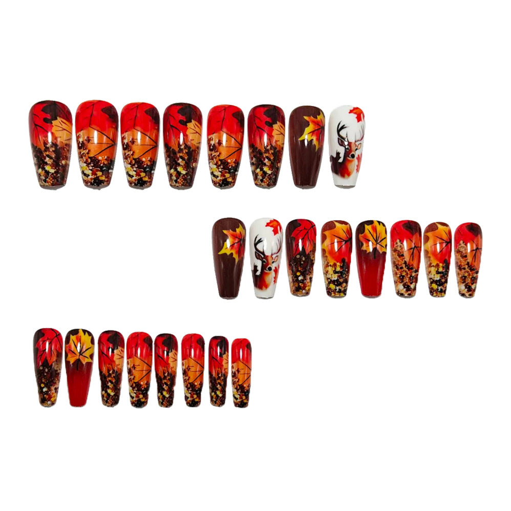 Künstliche Nagelkunst mit Herbstlichem Blatt-Design Karnz