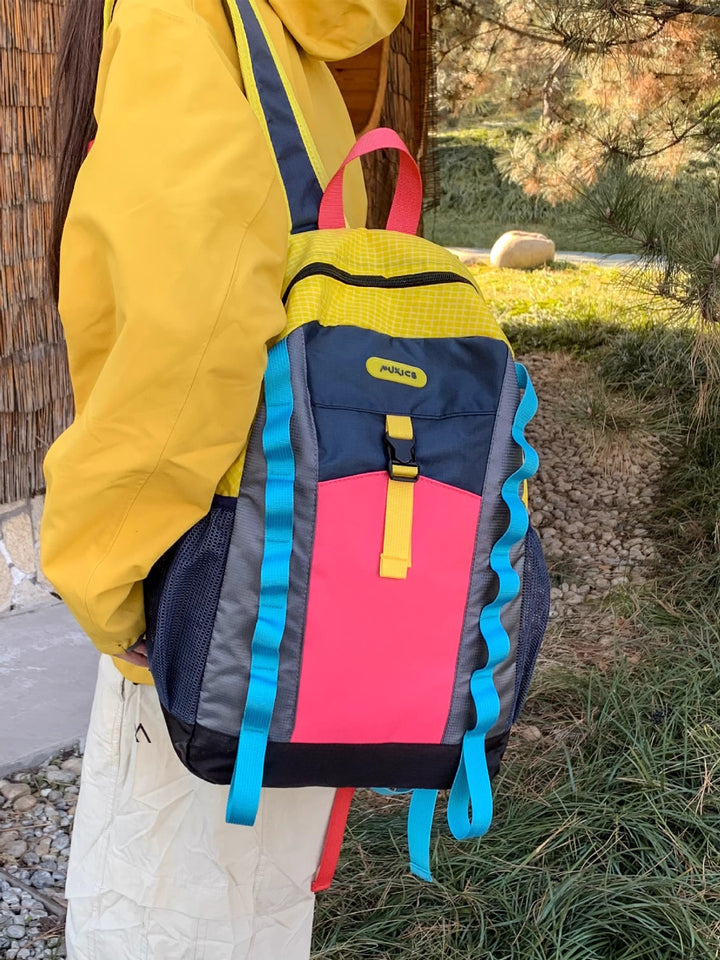 Farbenfroher Abenteuer-Rucksack