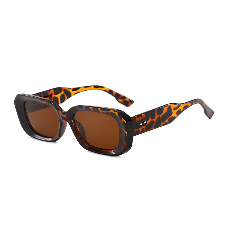 Damen Modische Oversized-Sonnenbrille mit hochwertigem Kunststoffrahmen Karnz