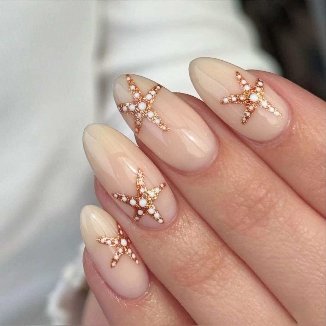 Glamouröse Stiletto-Nägel mit elegantem Sternen-Design Karnz