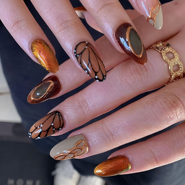 Premium Kunstnagelset mit eleganten Designs Karnz