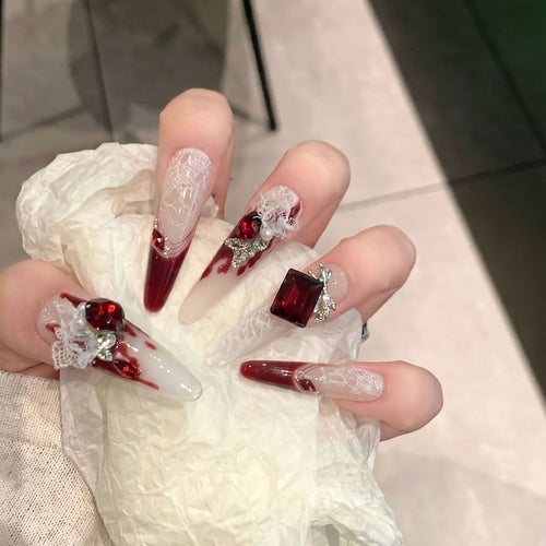 Elegantes dekoratives Press-On-Nagelkunst-Set Karnz