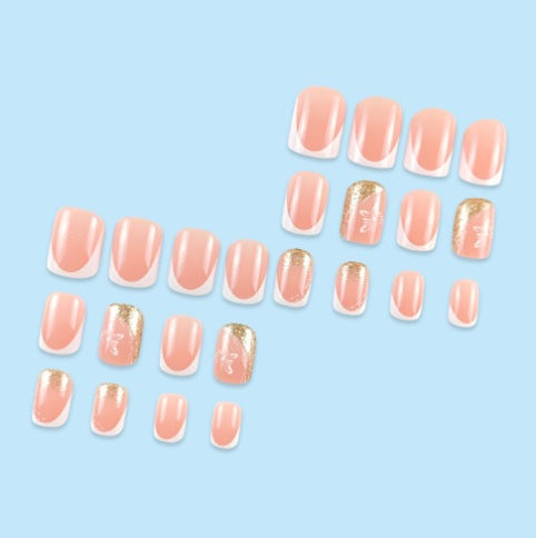 Elegante French Tip Schmetterling Nagelkunst Karnz