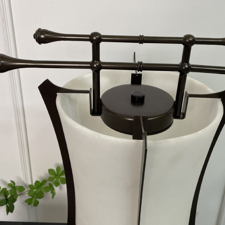 Moderne dekorative Tischlampe