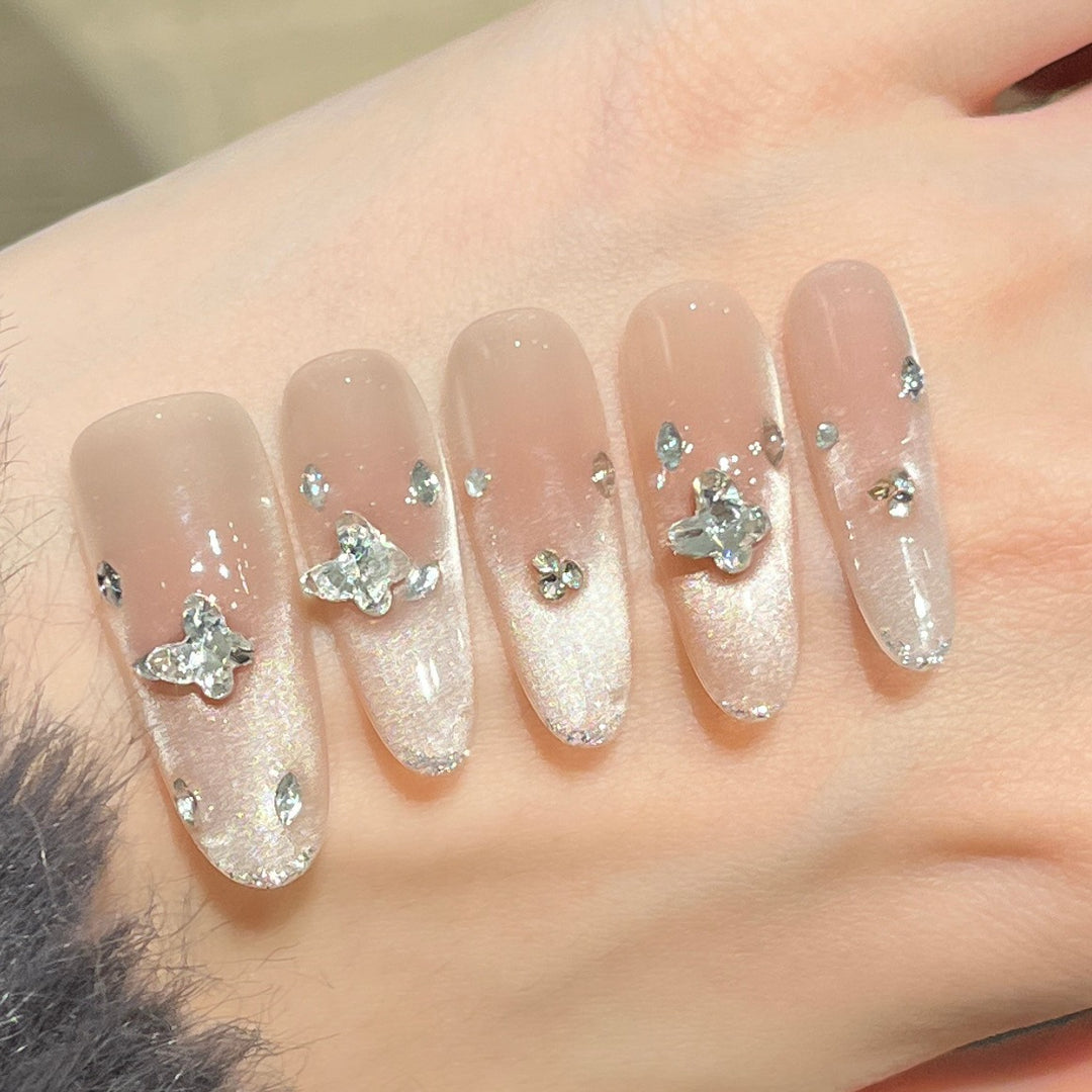 Elegante Press-On Nagelverlängerungen mit Kristallakzenten Karnz