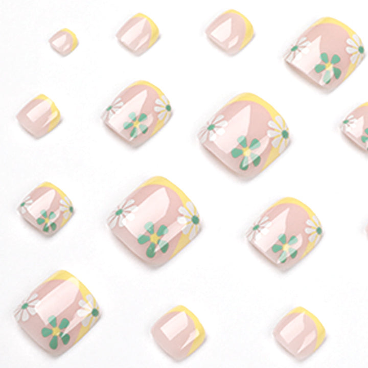 Kreative Fußnagelkunst mit bunten Blumenakzenten Karnz
