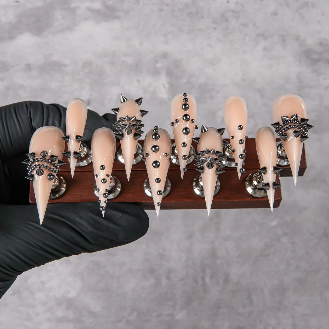 Stiletto Press-On Nagelverstärkungen mit Edelsteinakzenten