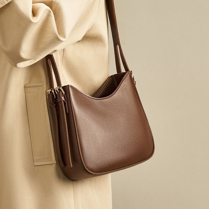 Schlanke moderne tragbare Schultertasche Karnz