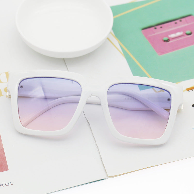 Damen modische quadratische Sonnenbrille mit hochwertiger UV-Schutztechnologie Karnz