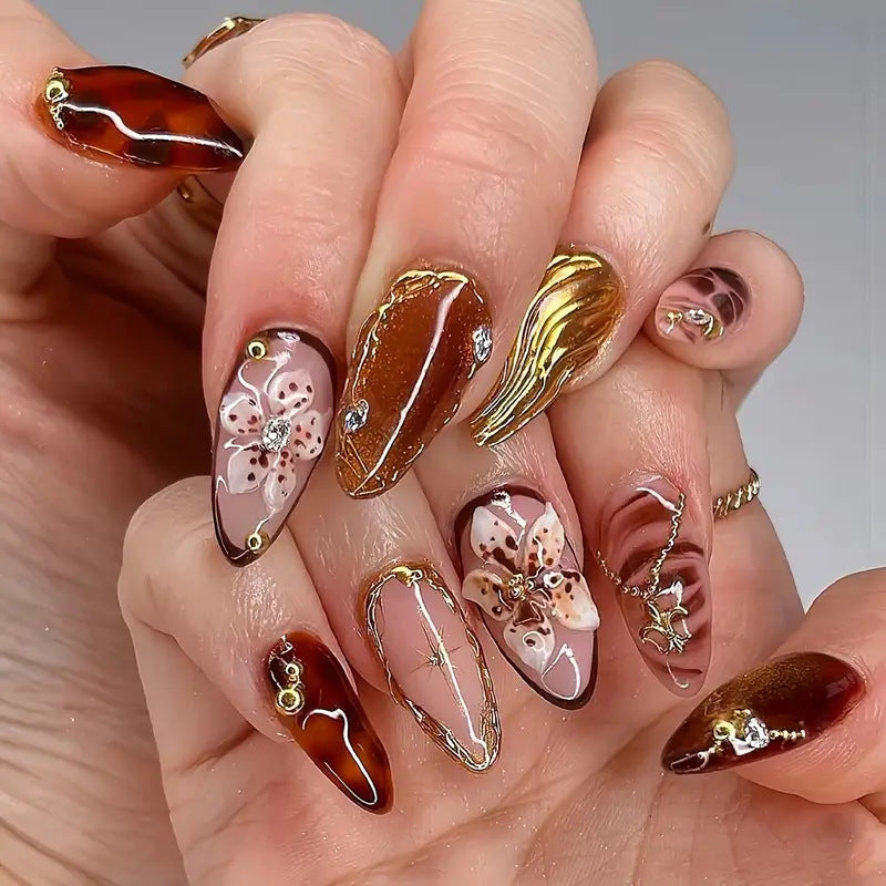 Künstlerisches Florales Design Press-On Nagelset Karnz