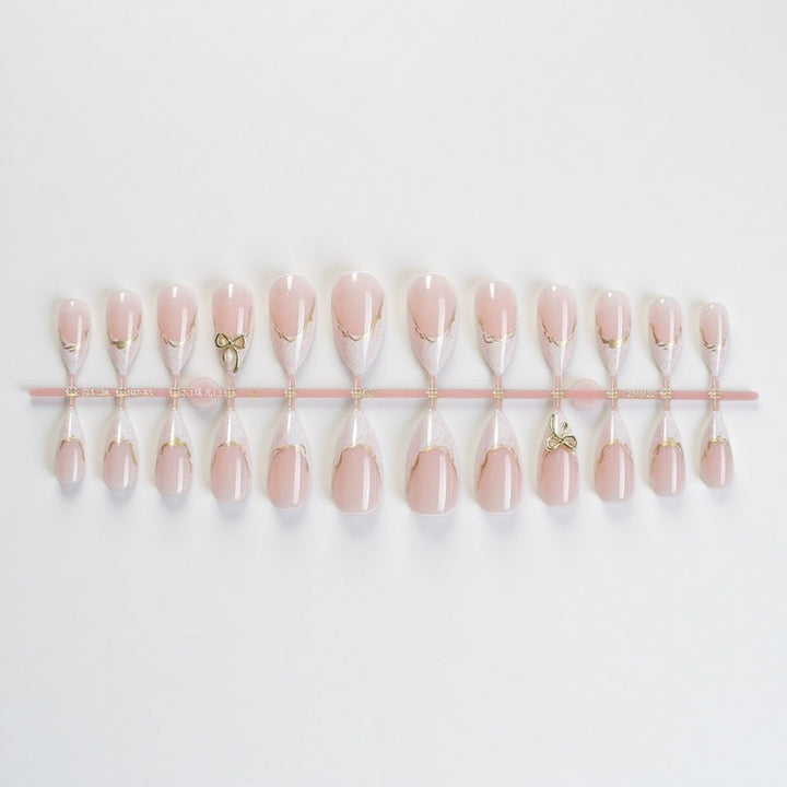 Elegantes dekoratives Nail Art Set Karnz