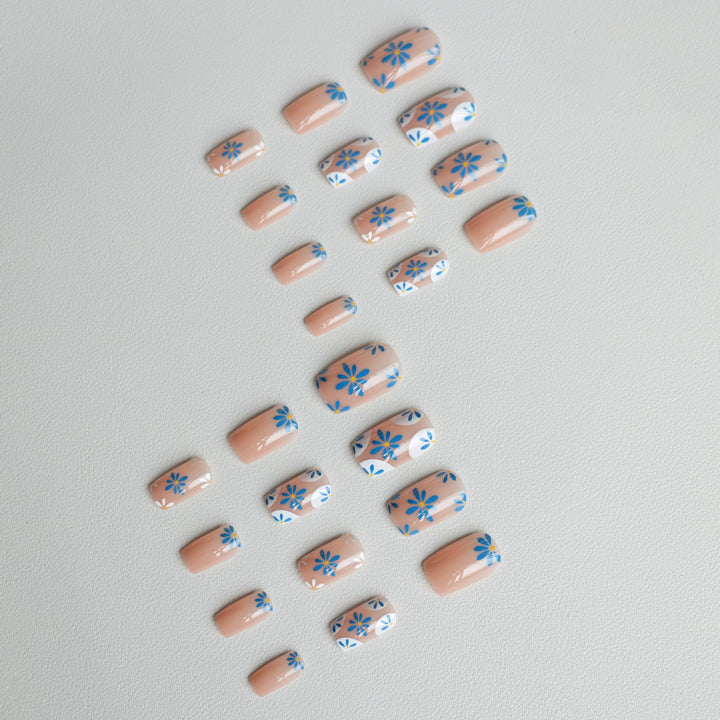 Florales Acryl-Nagelkunst-Design