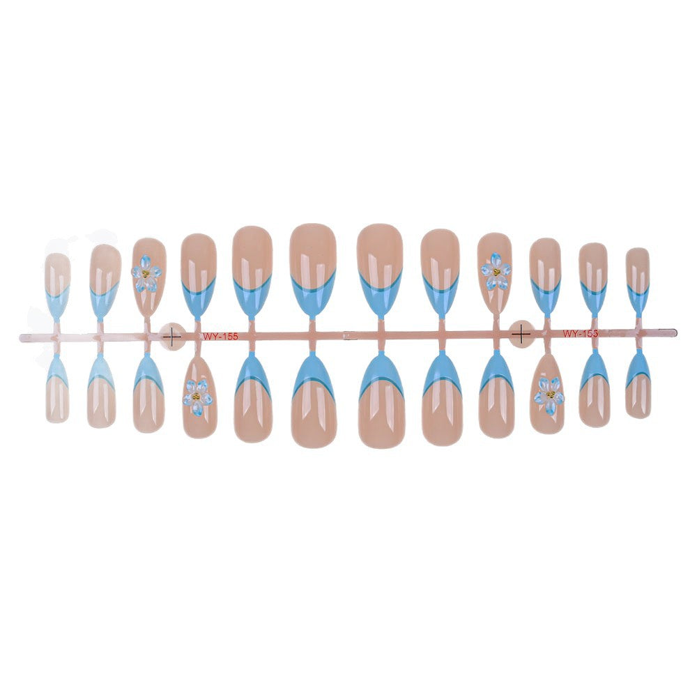 Künstlerisches Press-On Nagelset mit floralen Akzenten Karnz