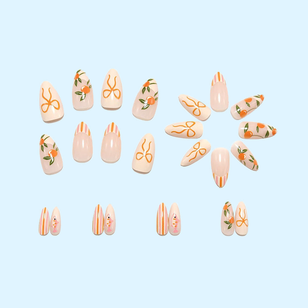 Kunstvolle Nagelkunst mit Farbenfrohen Frühlingsmotiven Karnz