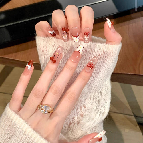 Künstlerisches Press-On-Nagelset mit skurrilen Feiertagsdesigns Karnz