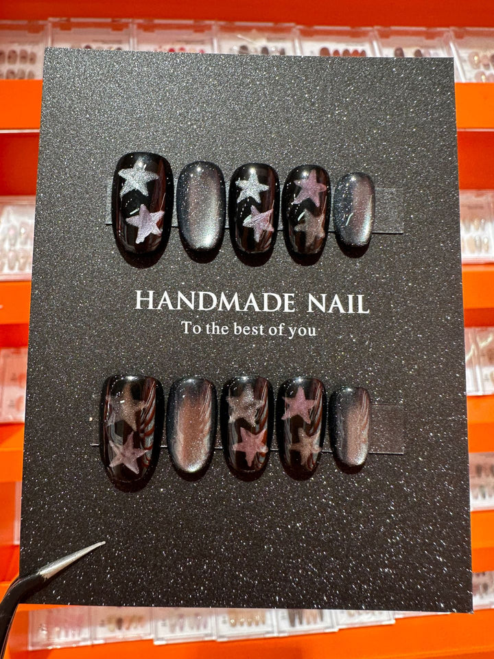 Künstlerisches Press-On-Nagelkunst-Set mit handgefertigten Sternen-Designs