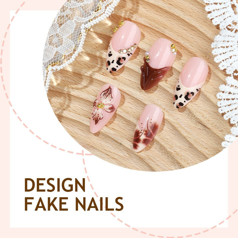 Kunstnagelset mit elegantem Tier- und Blumen Design Karnz