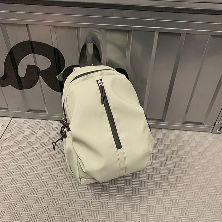 Moderner kompakter Reise-Rucksack Karnz