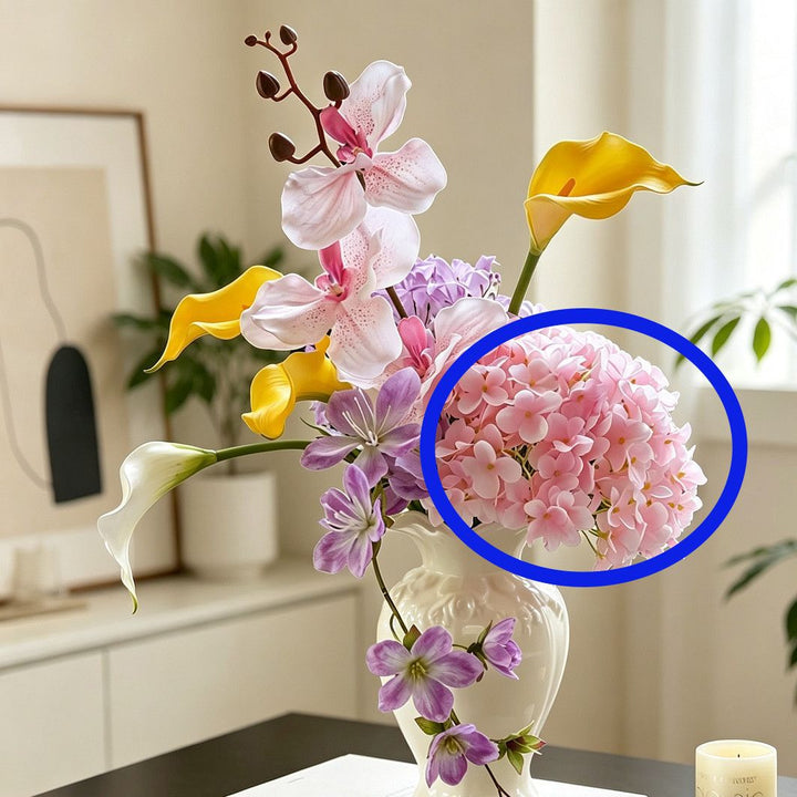 Elegante gemischte Blumenarrangements für schöne Innenräume