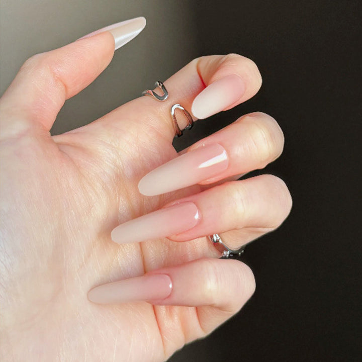 Elegante glitzernde Acrylnagelerweiterungen Karnz