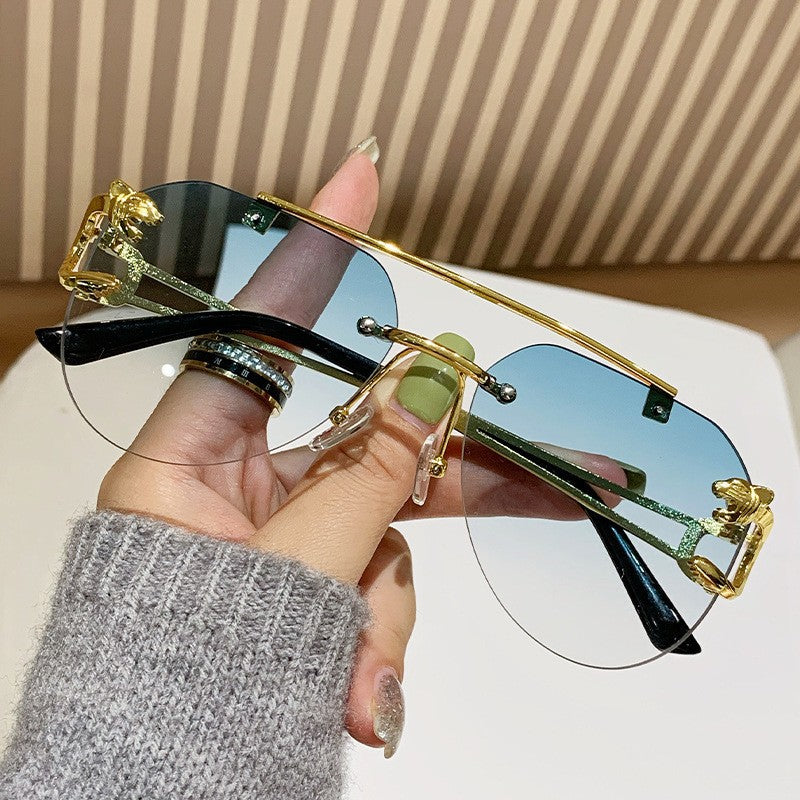 Damen Designer Sonnenbrille mit einzigartigem tierischen Akzent Karnz
