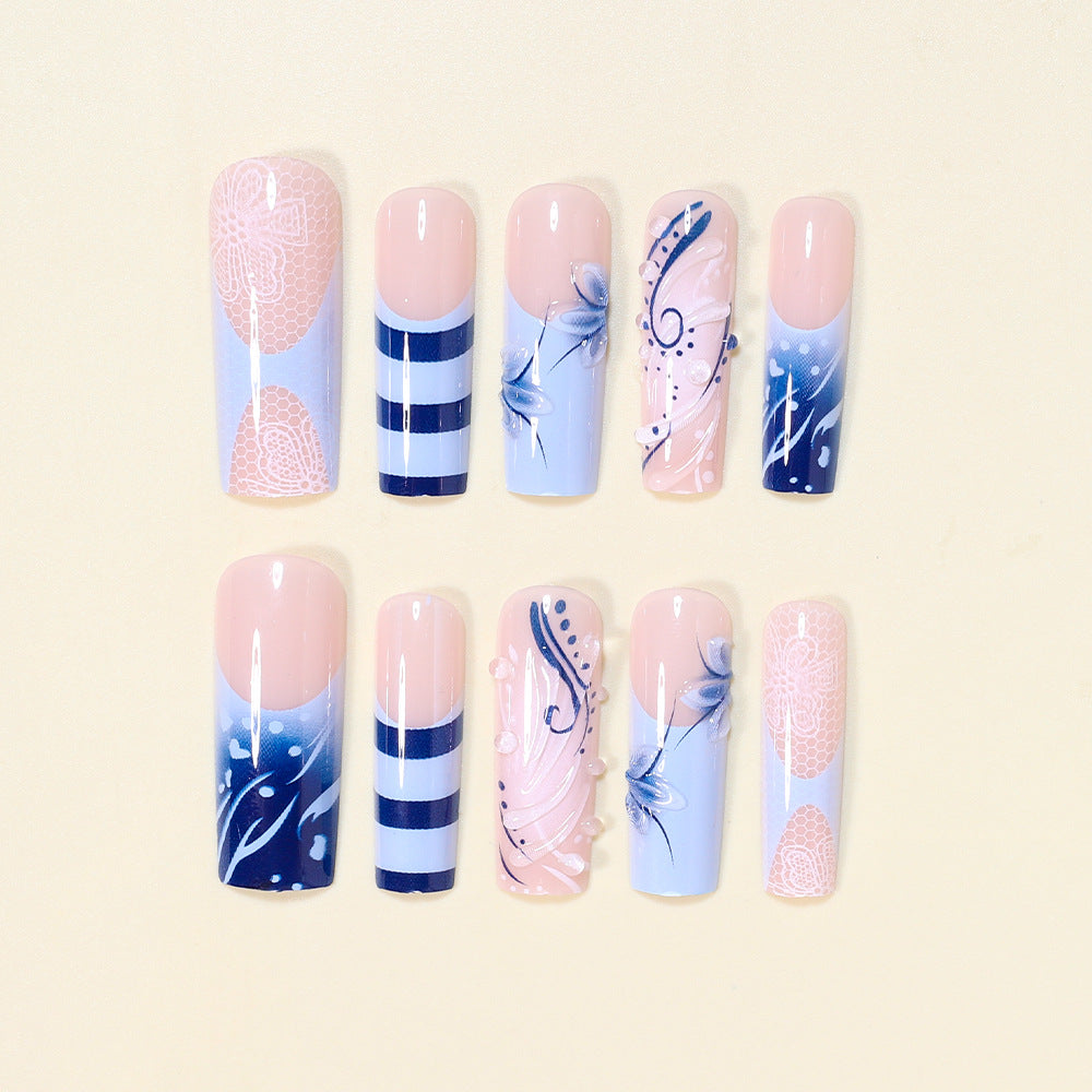 Künstlerisches Nageldesign-Set mit von Ozean inspirierten Akzenten Karnz