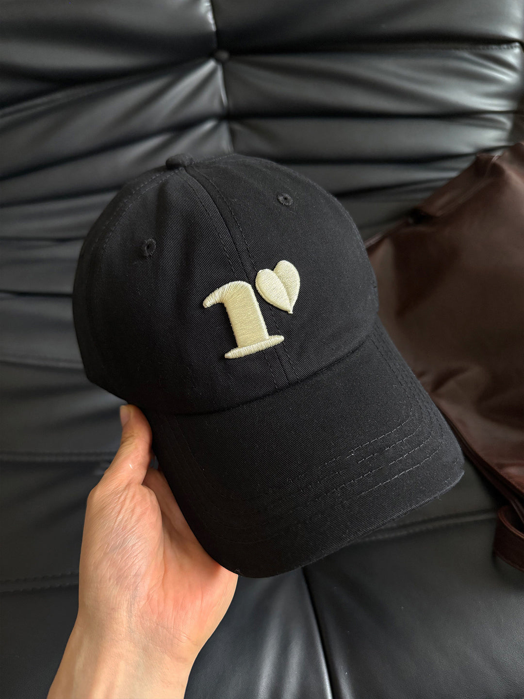 Gestickte Love Grafik Cap