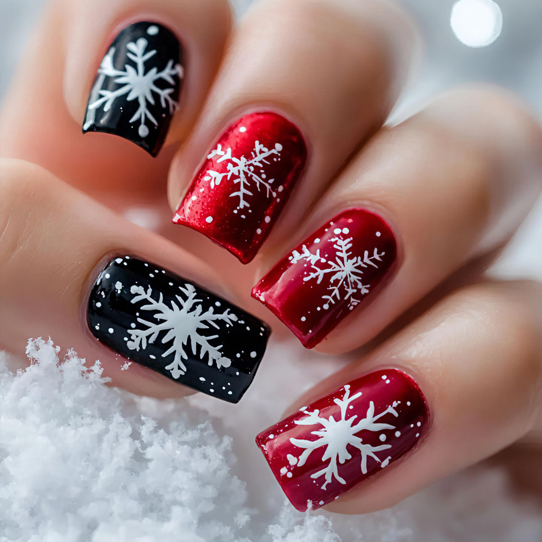 Kunstnägel mit Winterlichem Schneeflocken-Motiv Karnz