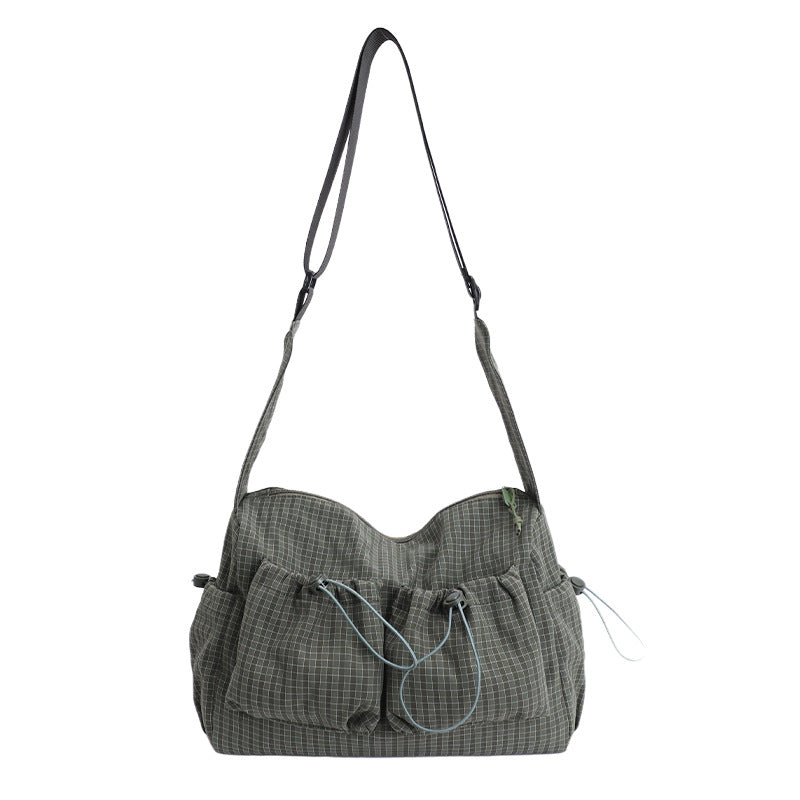 Lässige karierte Schultertasche