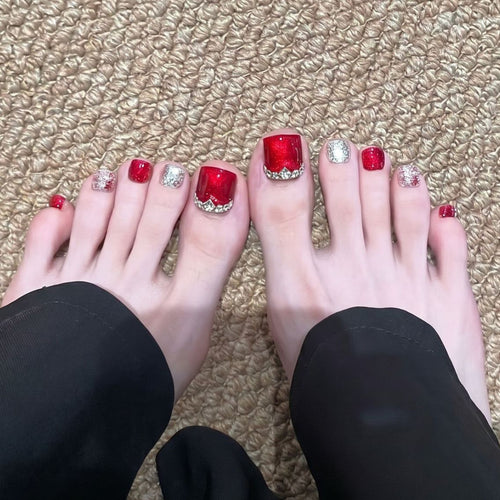 Glamouröses Press-On-Nagelset mit funkelnden Strassakzenten Karnz