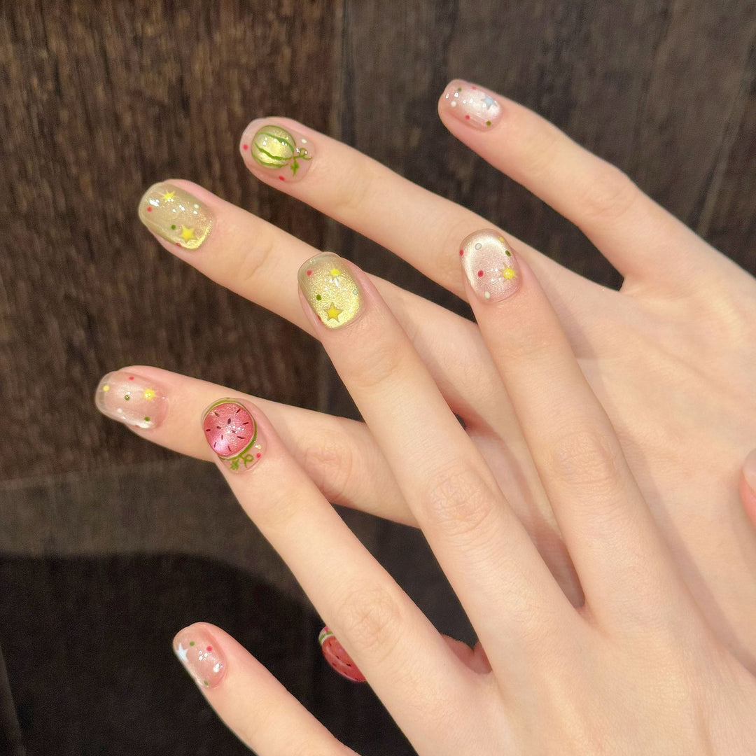 Dekorative Nagelkunst Karnz