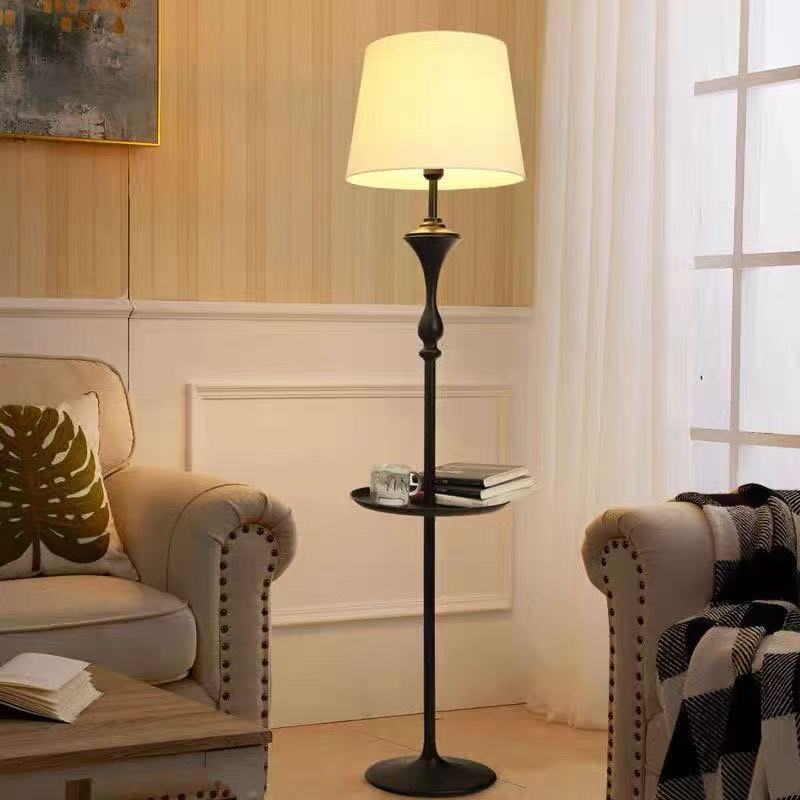Klassische Stehlampe