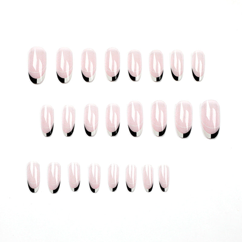 Künstliche Nagelkunst mit modernem French-Tip Design Karnz