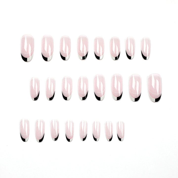 Künstliche Nagelkunst mit modernem French-Tip Design Karnz