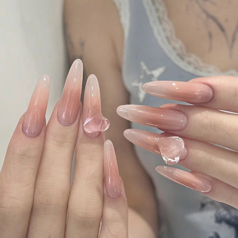 Elegante Ombre Stiletto Press-On Nägel mit Herzakzenten Karnz