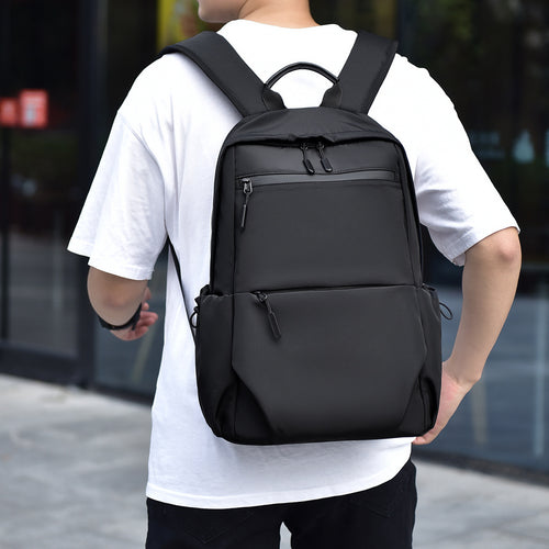 Stylischer Urban-Rucksack mit mehreren Fächern Karnz