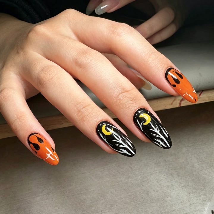 Kunstnägel mit Kreativem Halloween-Design Karnz