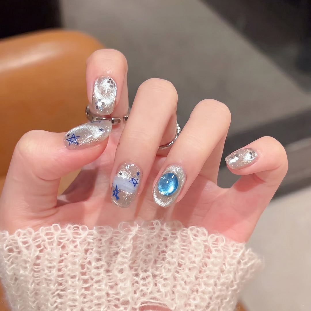 Himmelsinspiriertes Press-On Nagelset Karnz