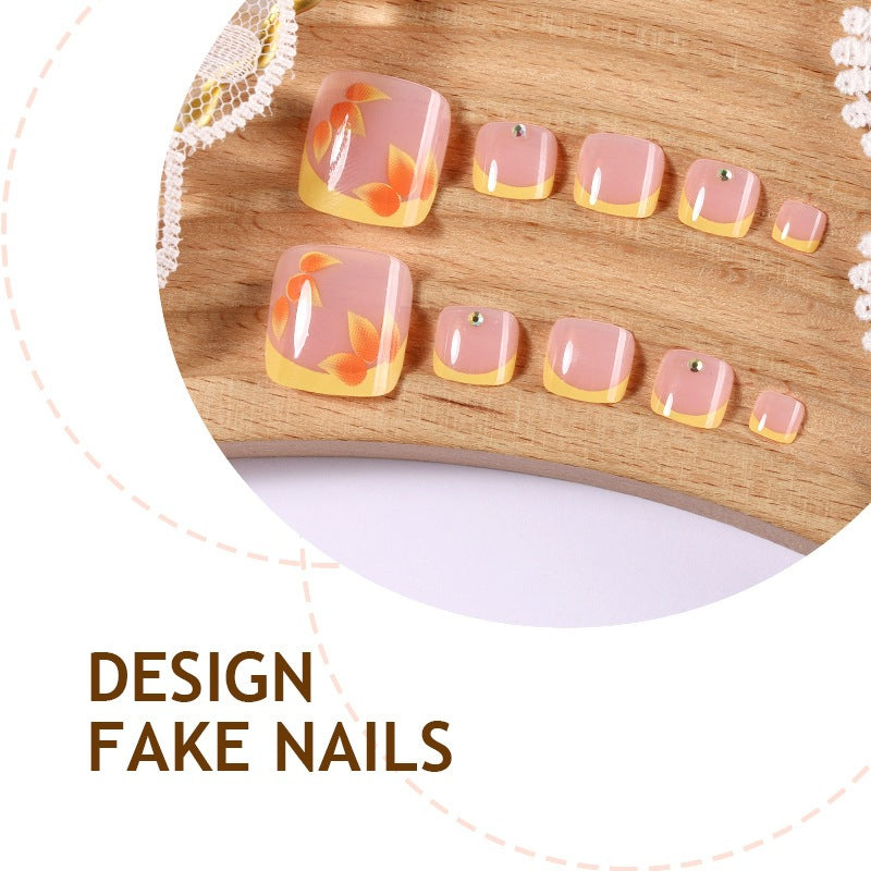 Kunstnagel-Set mit floralem Design und Glitzerakzenten Karnz