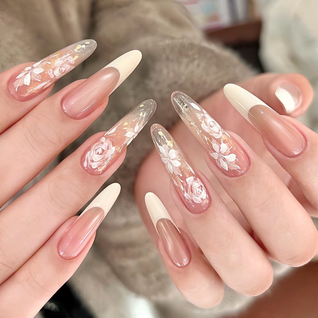 Elegantes Florales Akzent Press-On Nagelkunst Set