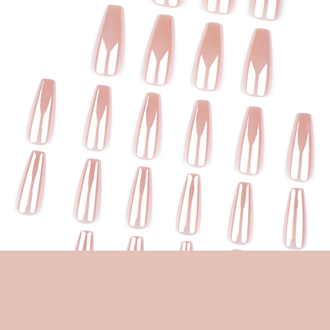 Hochglänzende Stiletto-Nägel Karnz