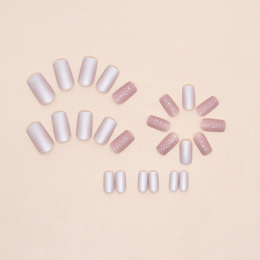 Dekorative Glitzernde Nagelverzierungen Karnz