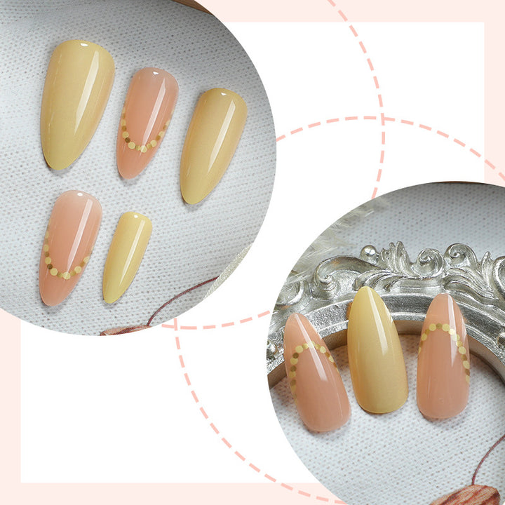 Elegantes natürliches Finish Press-On-Nagelset Karnz