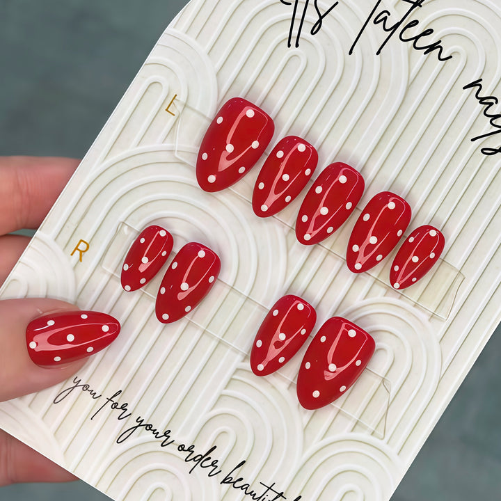 Stylisches Press-On Nagelkunst Set